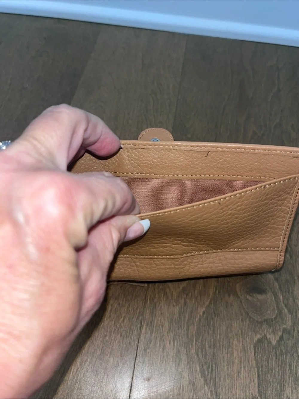 Talbots Women’s Brown Leather Wallet W/ Multi Compartments: Classic Style / Nice